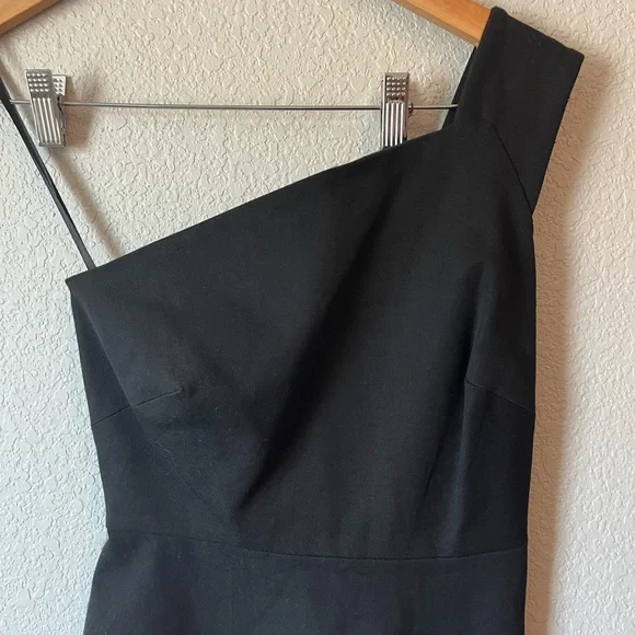 strapless open back dress Roland Mouret for Selfridges Red One Shoulder Wiggle Dress